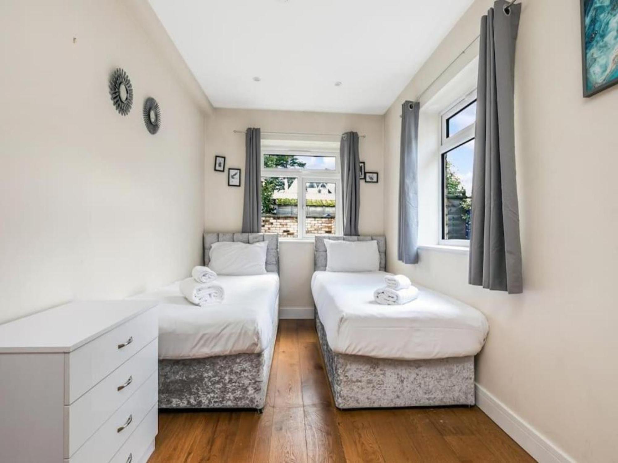 Pass The Keys Ealing Queen Of The Suburbs 2Bd Apartment Londyn Zewnętrze zdjęcie